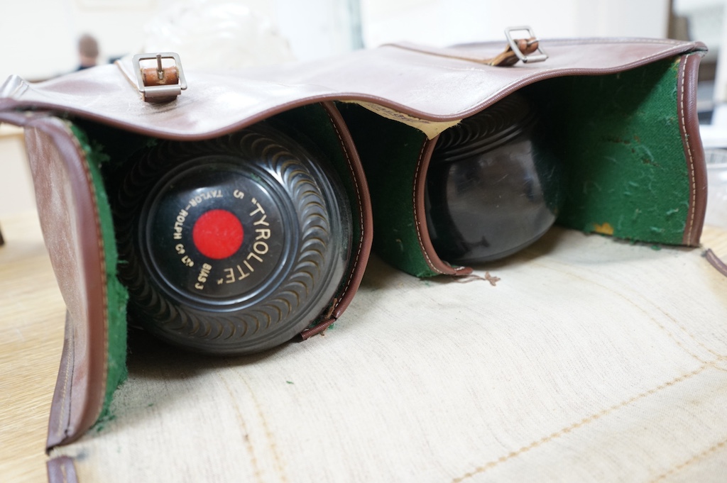 A resin head, a pair of metal horse head door stops, a hat stand and bag of bowling balls. Condition- varies